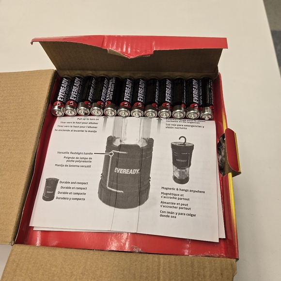 NWOT Eveready Box Of 4 LED Camping Lanterns - Picture 5 of 12